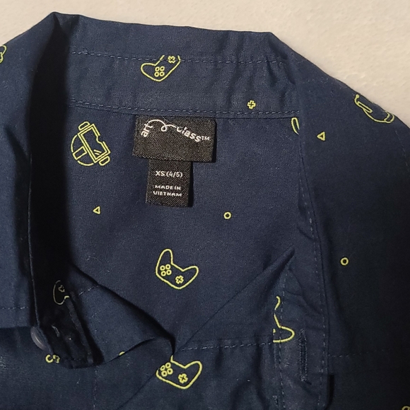 NWOT Art Class Boys' Short Sleeve Button-Down Shirt Size 4/5 - Picture 3 of 7